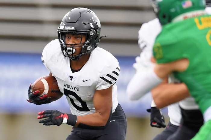 Tualatin.West-Linn.6A-football-semifinal.Leon-Neuschwander.12